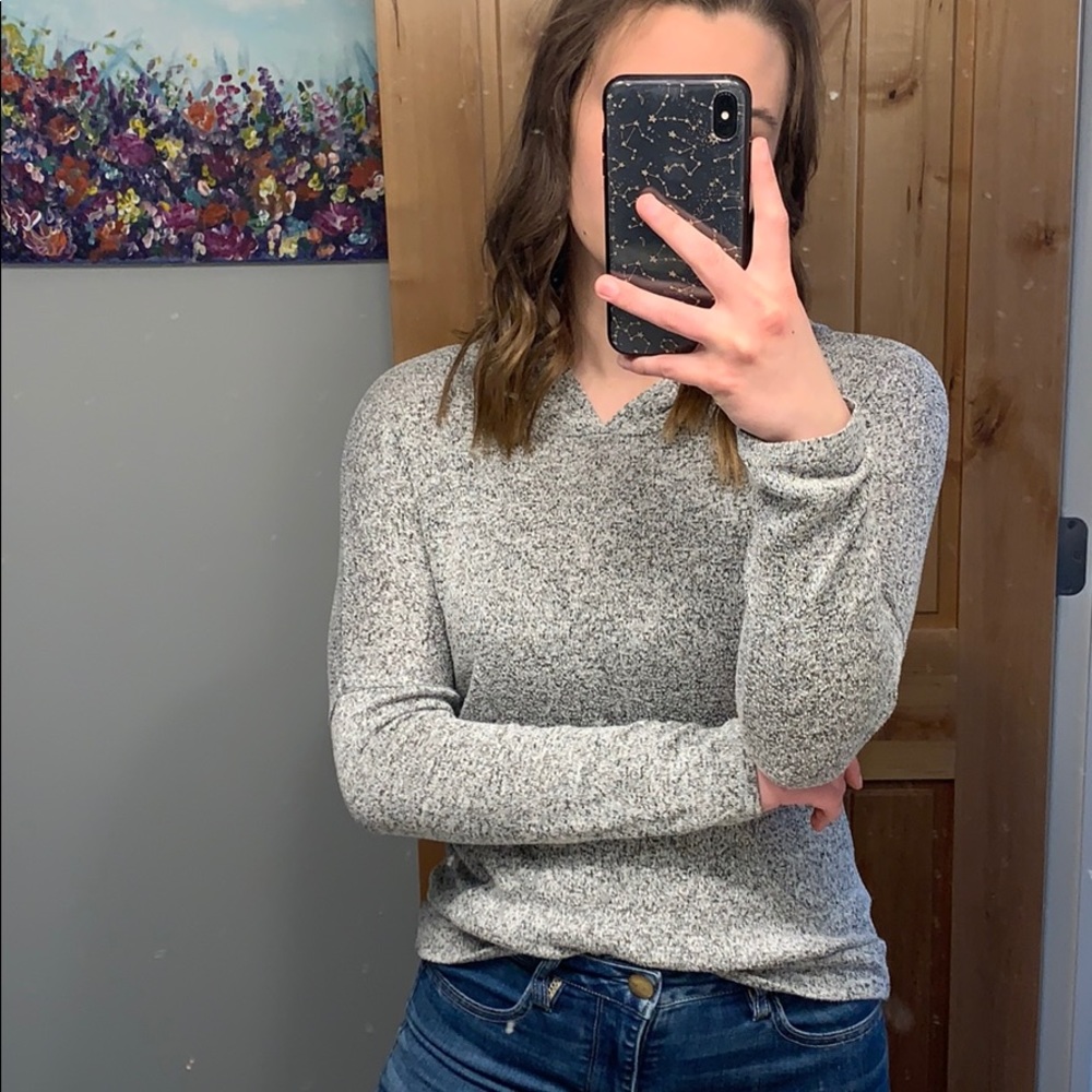 Free Kisses long sleeve size small